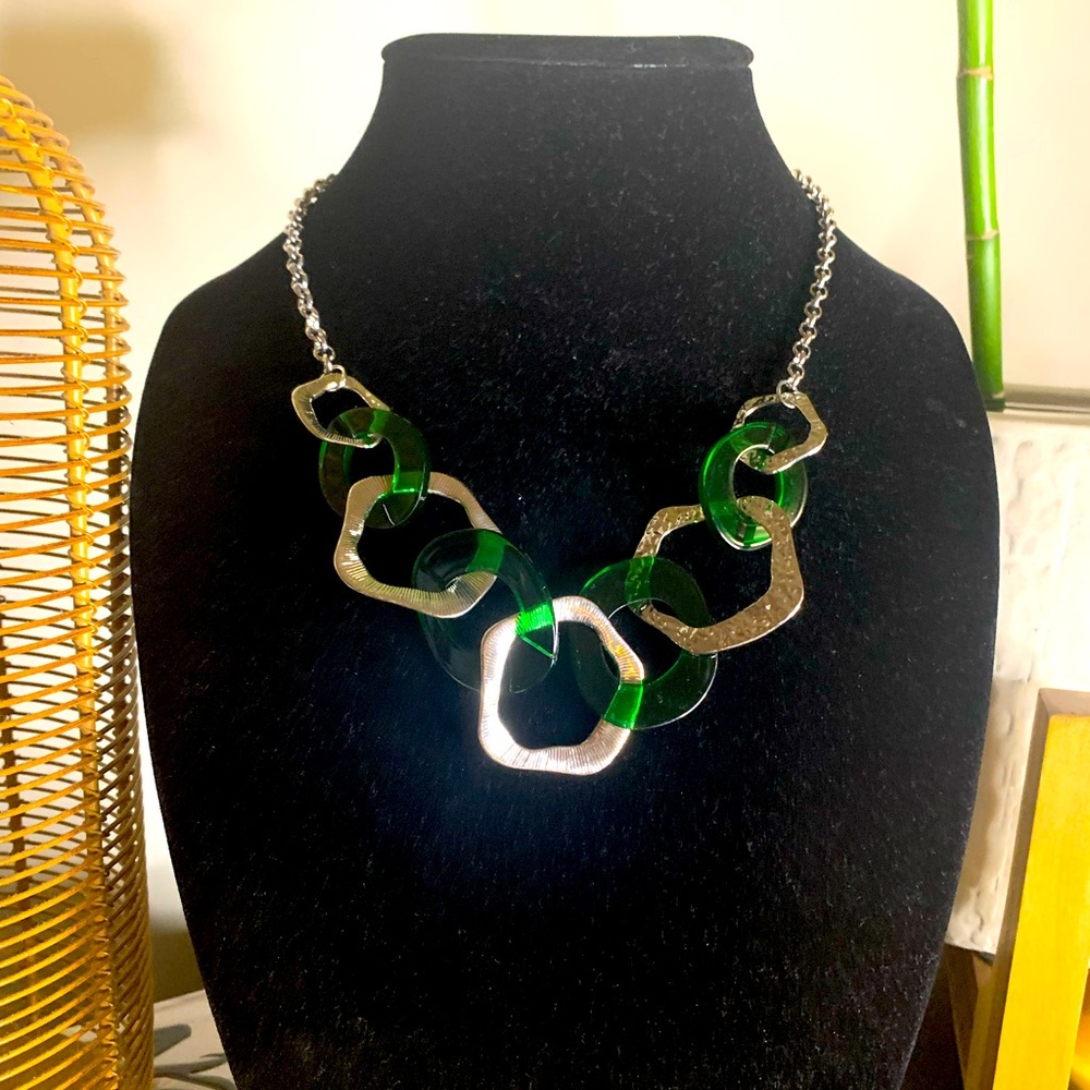 Papparazi Silver And Green Necklace